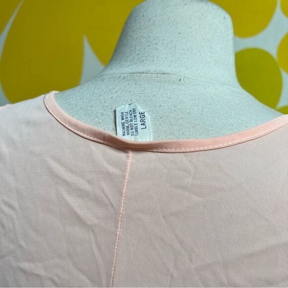 Lovely Vintage 1960s Peach Lace Trim Pin-Up Nylon Slip Nightgown - Picture 6 of 8